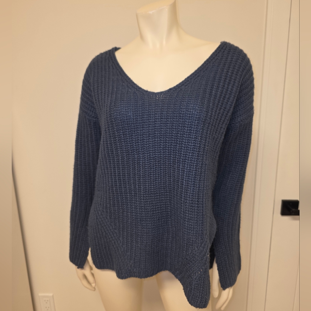 Pink Rose Dusty Blue Sweater With Side Slits And Cut Out Back M